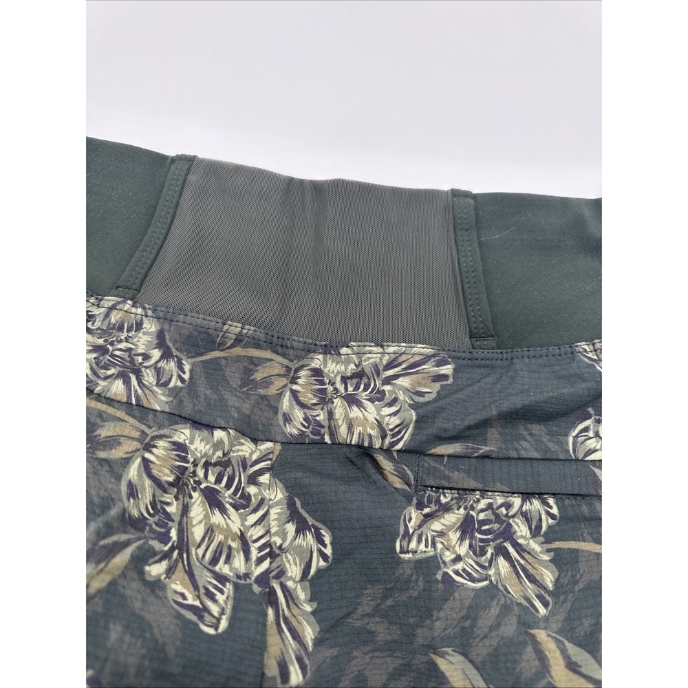 Athleta Trekkie North Printed Short Womens Size 20 Dark Floral Ripstop - Picture 10 of 10
